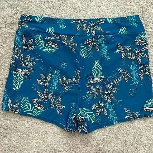 Woman’s Swim Shorts Large - Picture 2 of 3